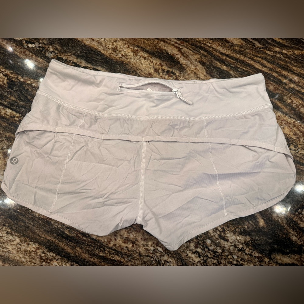 White lulu short size 6